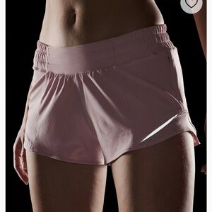 Light pink Lululemon Hotty Hot lined Shorts 2.5”- high waisted size 6 EUC